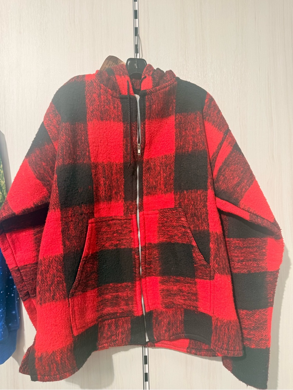 Men's Red & Black Buffalo Plaid Zip-Up Puffer Jacket